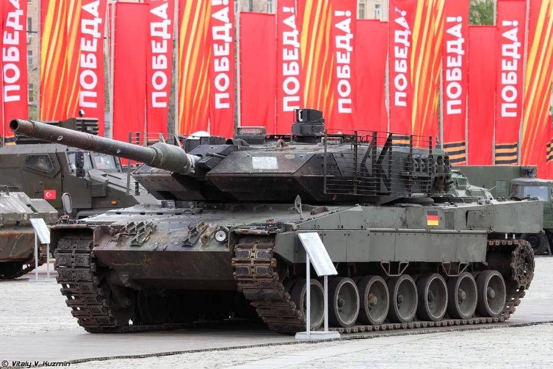 波兰乙组联赛
_俄军拆解北约豹2A6坦克性能有重大发现波兰乙组联赛
，中国99A：我在忙活什么？