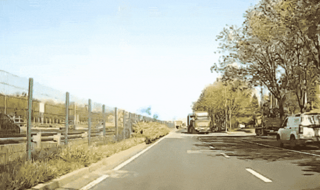 皇冠信用网去哪里弄_吓得手直抖皇冠信用网去哪里弄!两货车在北京高速出口突然逆行掉头!