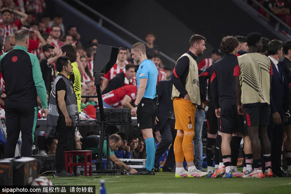 介绍个信用网网址_欧联-B费双响卡塞米罗破门 曼联3-0十人毕巴占先机