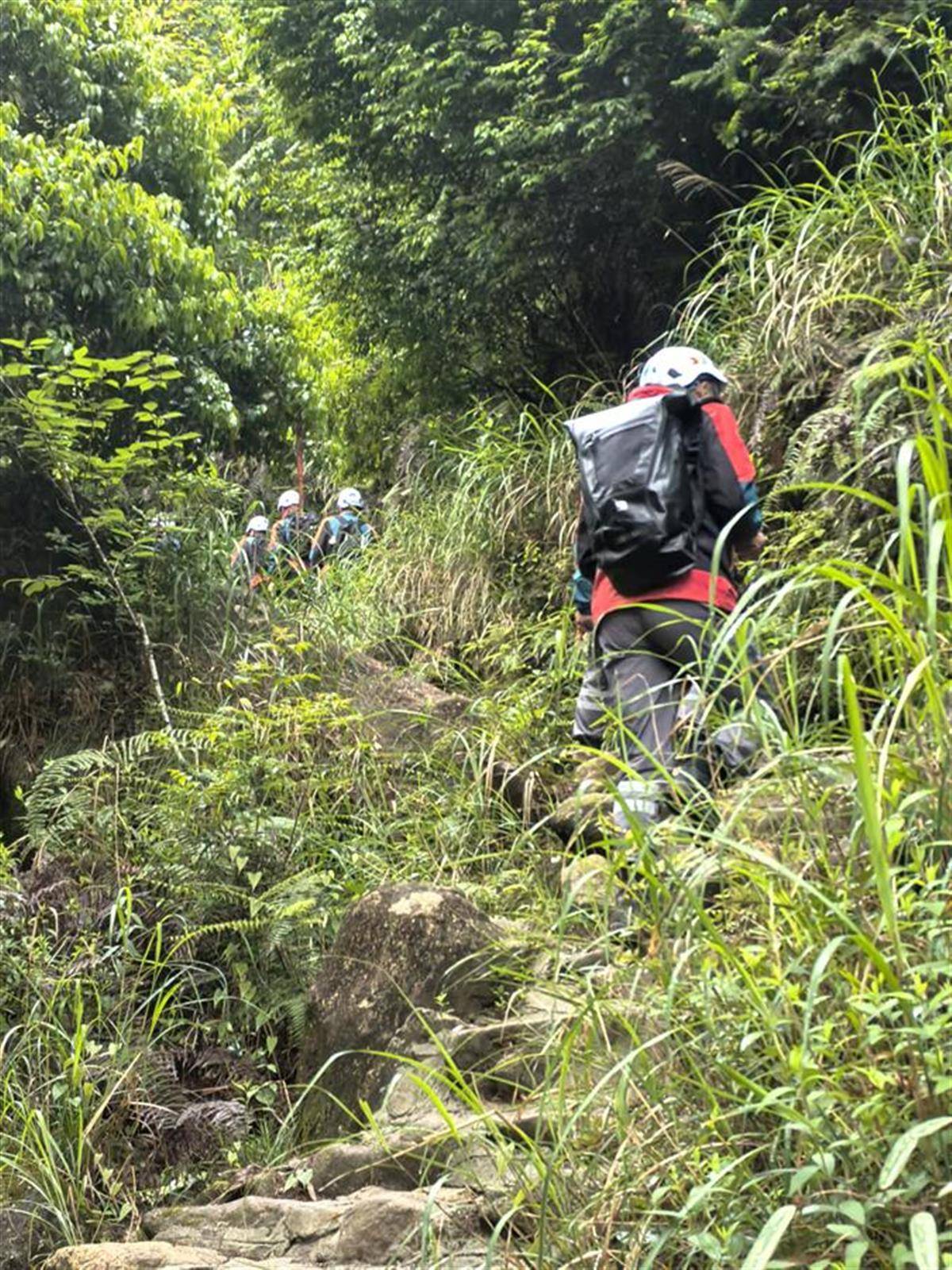 如何申请皇冠信用网_不到7点如何申请皇冠信用网，搜寻福建8岁失踪男童的救援队伍已经出发
