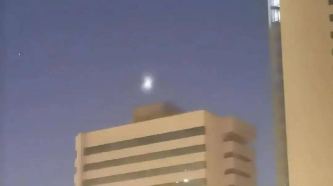 篮球比分
_新疆夜空不明飞行物是什么篮球比分
？揭秘来了