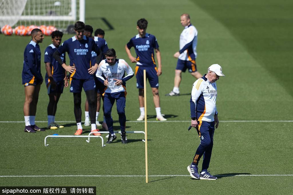 CBA比分
_皇马未来基石CBA比分
！安切洛蒂临别“泄密”：他就是下一个阿森西奥！