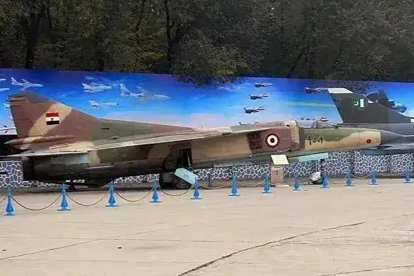 富明尼斯RJ v蔚山_离大谱富明尼斯RJ v蔚山！中国汽车在以色列被伊朗导弹砸中！经过“实战”考验？