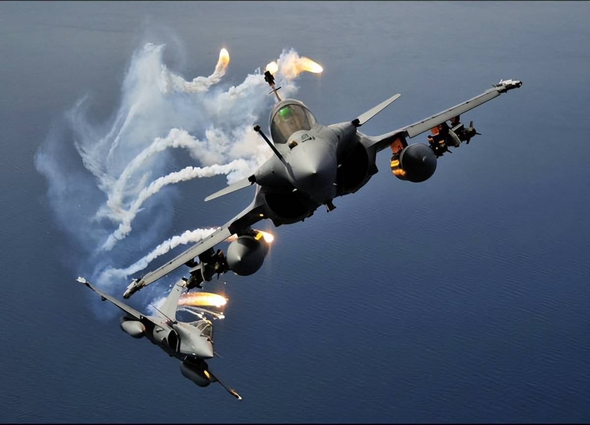 意大利足球联赛
_3名阵风飞行员当场阵亡意大利足球联赛
，超250人战死，终于明白印度为何拒绝公布伤亡人数