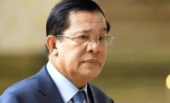 巴西足球联赛
_佩通坦也不是好欺负的巴西足球联赛
，双管齐下，强力反击洪森，事情不简单