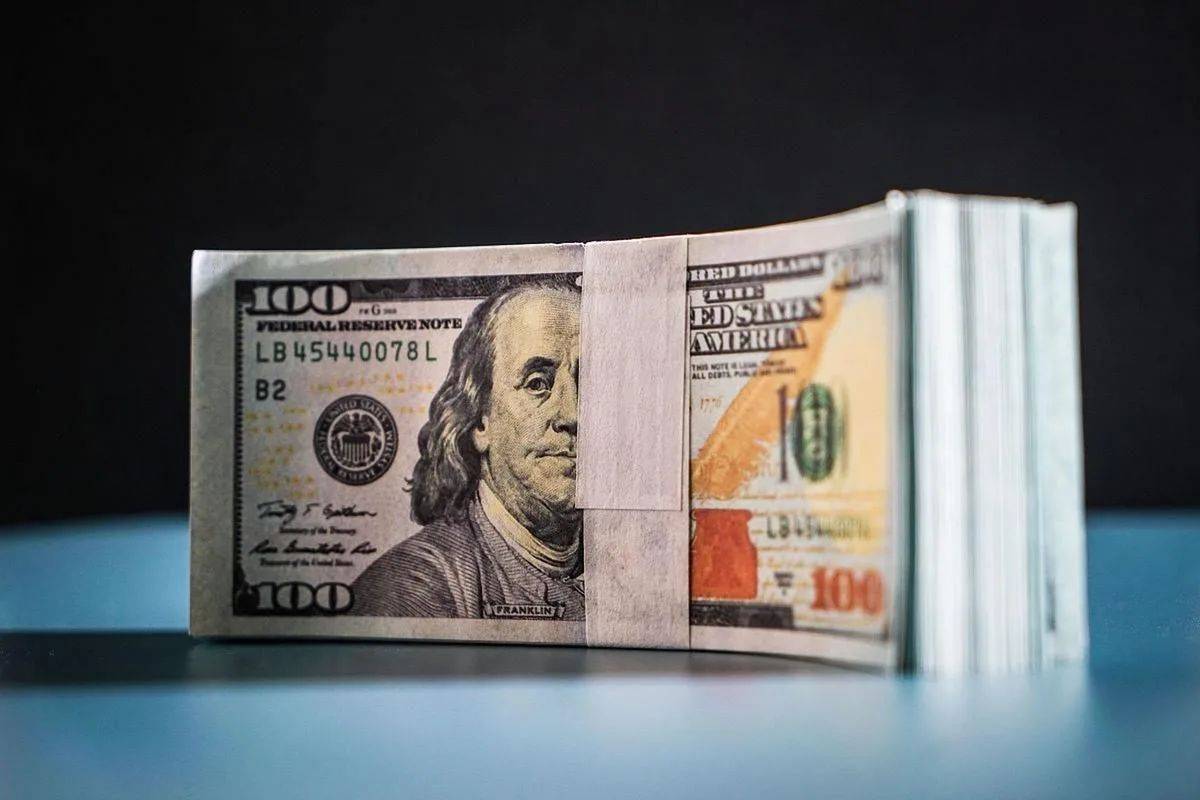 皇冠足球平台代理_特朗普高兴坏了！美国公布全球关税后皇冠足球平台代理，6个中国邻居对美投降，其中3国出卖中国利益，局势严峻