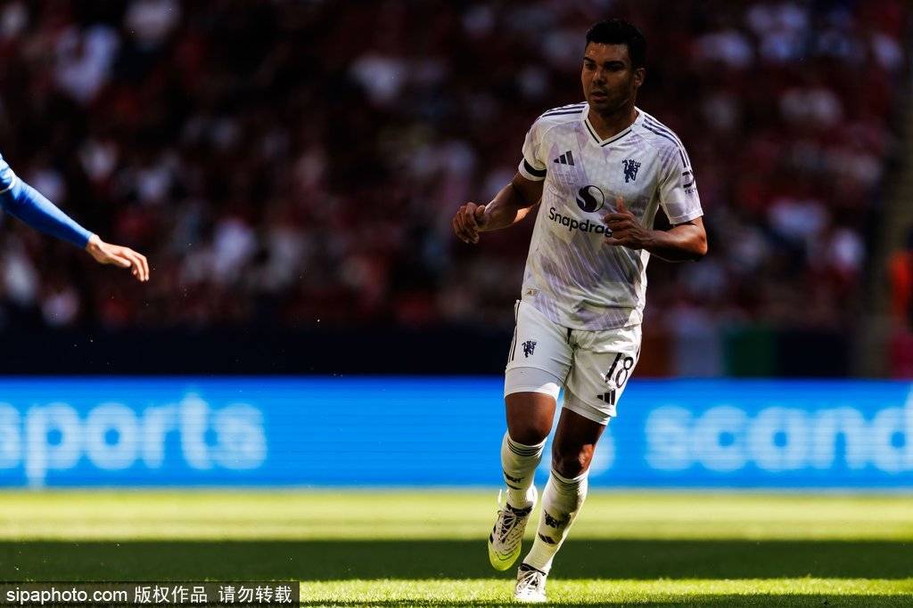 皇冠信用盘账号注册_曼联2-2埃弗顿：姆贝乌莫首秀闪耀皇冠信用盘账号注册，防守漏洞成隐患