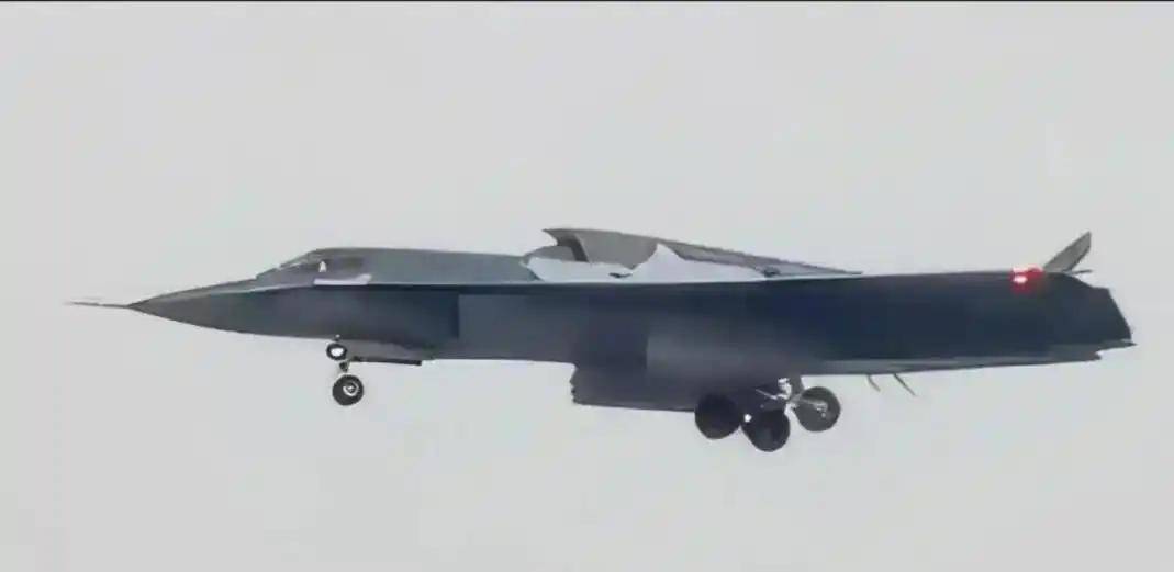 泰国乙组联赛
_战斗机越造越庞大泰国乙组联赛
,歼 - 45 超大个头造型前卫,恰似 “空中巨无霸”