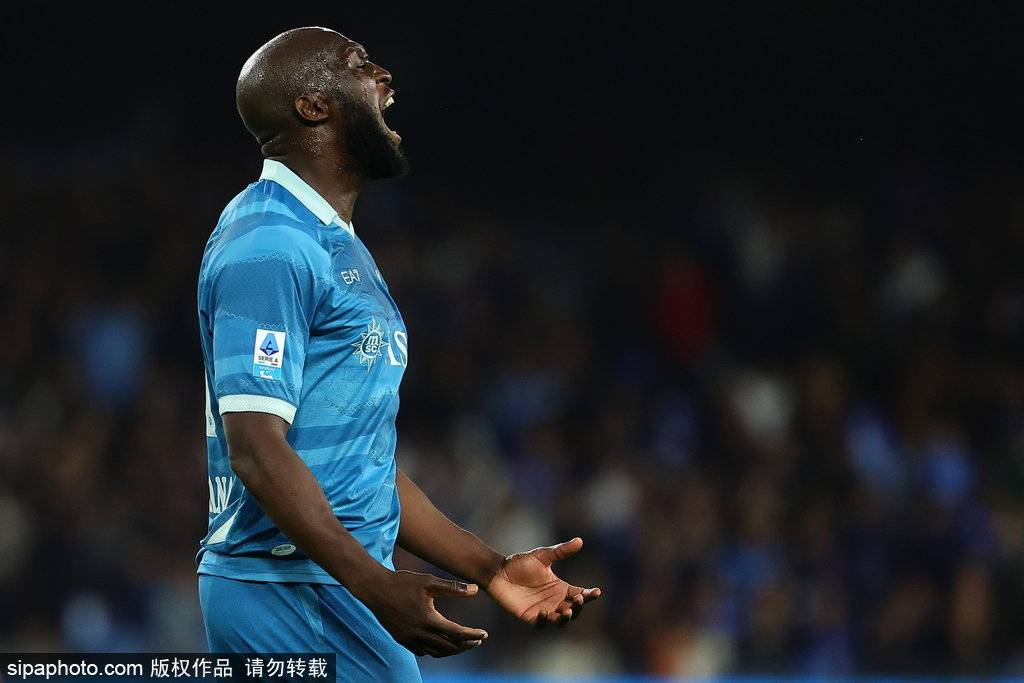 皇冠登一登二登三区别
_卢卡库遭遇重伤或休战3个月 那不勒斯考虑引进霍伊伦