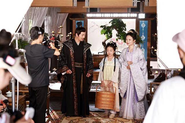 皇冠信用網足球代理
_重金求“爹”