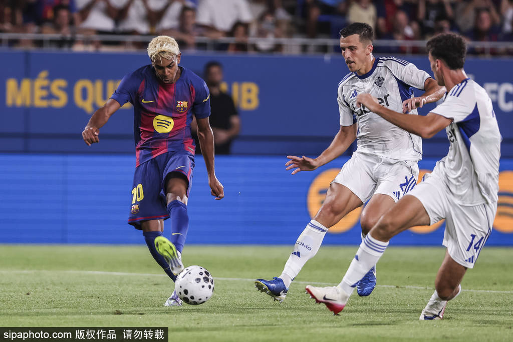 意大利(女) vs德国(女)_巴萨天才亚马尔：首次点球破门意大利(女) vs德国(女)，肩负重任无所畏惧