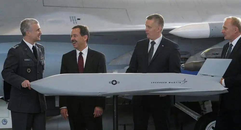 皇冠信用网站_战斧导弹送到乌克兰那一天皇冠信用网站，就是和普京决裂的时刻，美俄之间再无余地可退