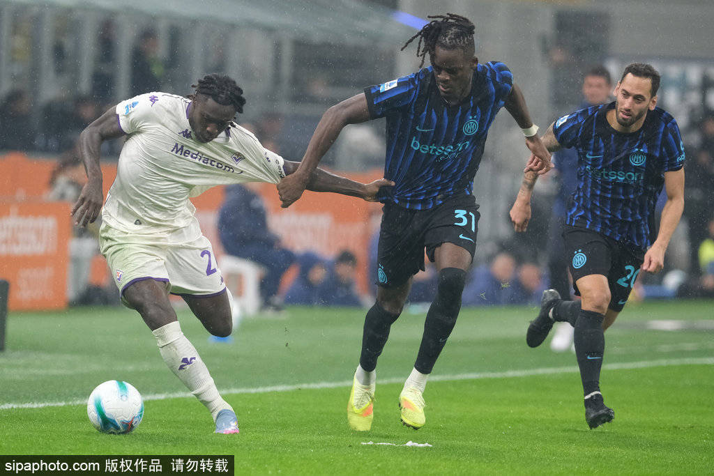 皇冠信用网正网
_意甲-恰尔汗奥卢梅开二度 国米3-0佛罗伦萨升至第三