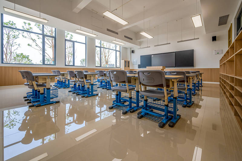 伊普斯维奇 vs 浜特福德
_义务教育年限有望延长伊普斯维奇 vs 浜特福德
?多地已有扩大免费教育范围的初步探索