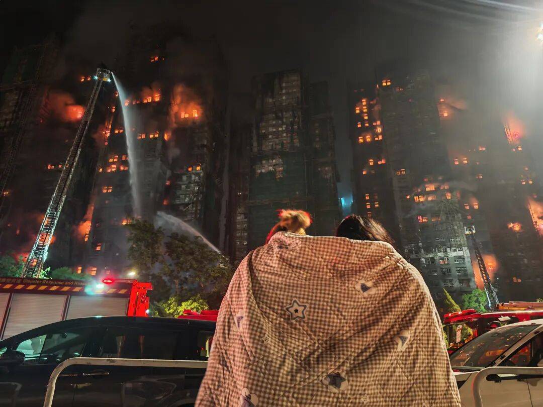 皇冠信用網代理
_香港大埔火灾已造成44人遇难！3人以涉嫌误杀罪被拘捕皇冠信用網代理
，警方：不排除发泡胶是火势迅速蔓延原因；大埔区多所学校停课，临时庇护中心开放