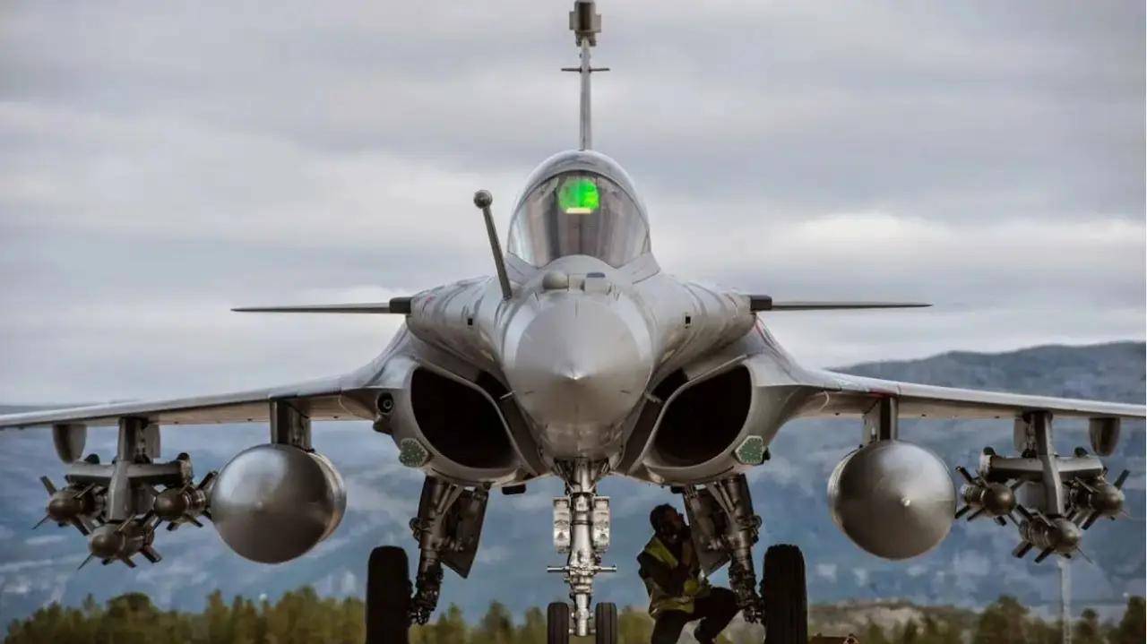 皇冠信用網代理注册
_苏35在埃及惨败皇冠信用網代理注册
!俄媒破防:输给了被中巴造“米格21”击落的阵风