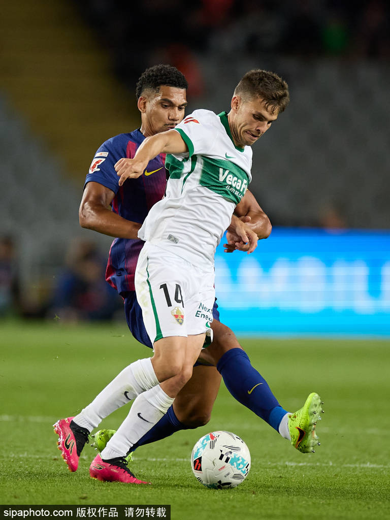 加拿大vs 巴哈马
_巴塞罗那逆转马德里竞技！奥尔莫关键进球助阵加拿大vs 巴哈马
，西甲巅峰对决掀热潮