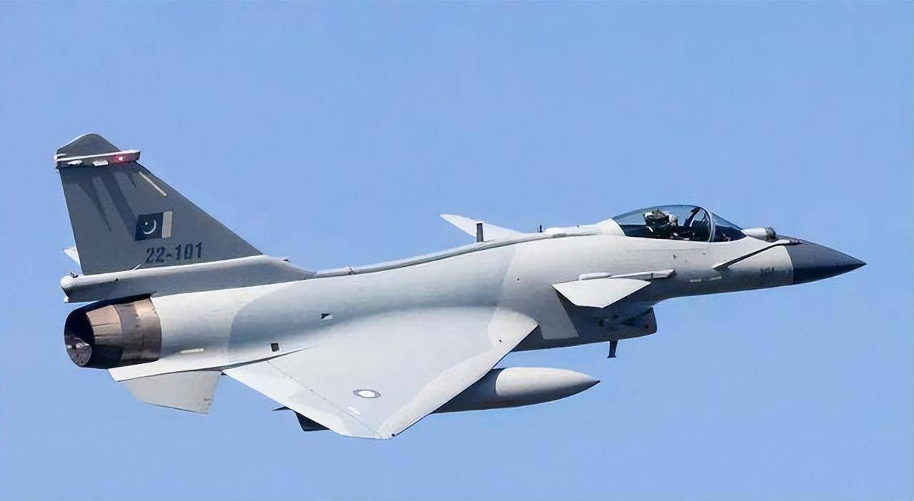 弗拉门戈足球
_霹雳-15配上预警机弗拉门戈足球
，歼-10出口朝鲜最佳时机，对美日韩最好的威慑